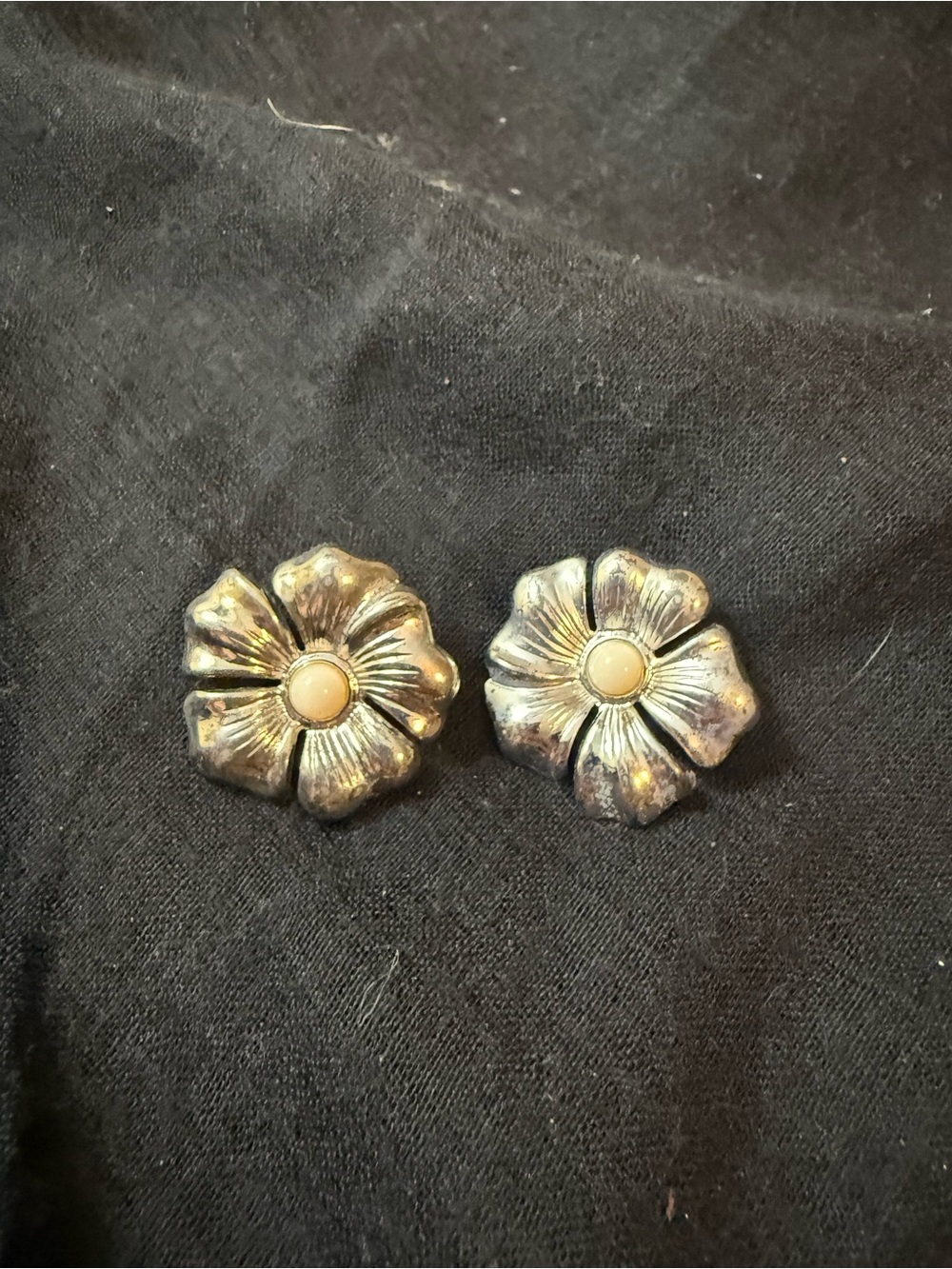 Floral Button-Style Gold Tone Earrings with Cream Center